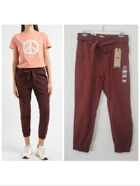 Levi's Jet Set Burnt Orange  Taper Crop Ankle Joggers Pants XS NWT